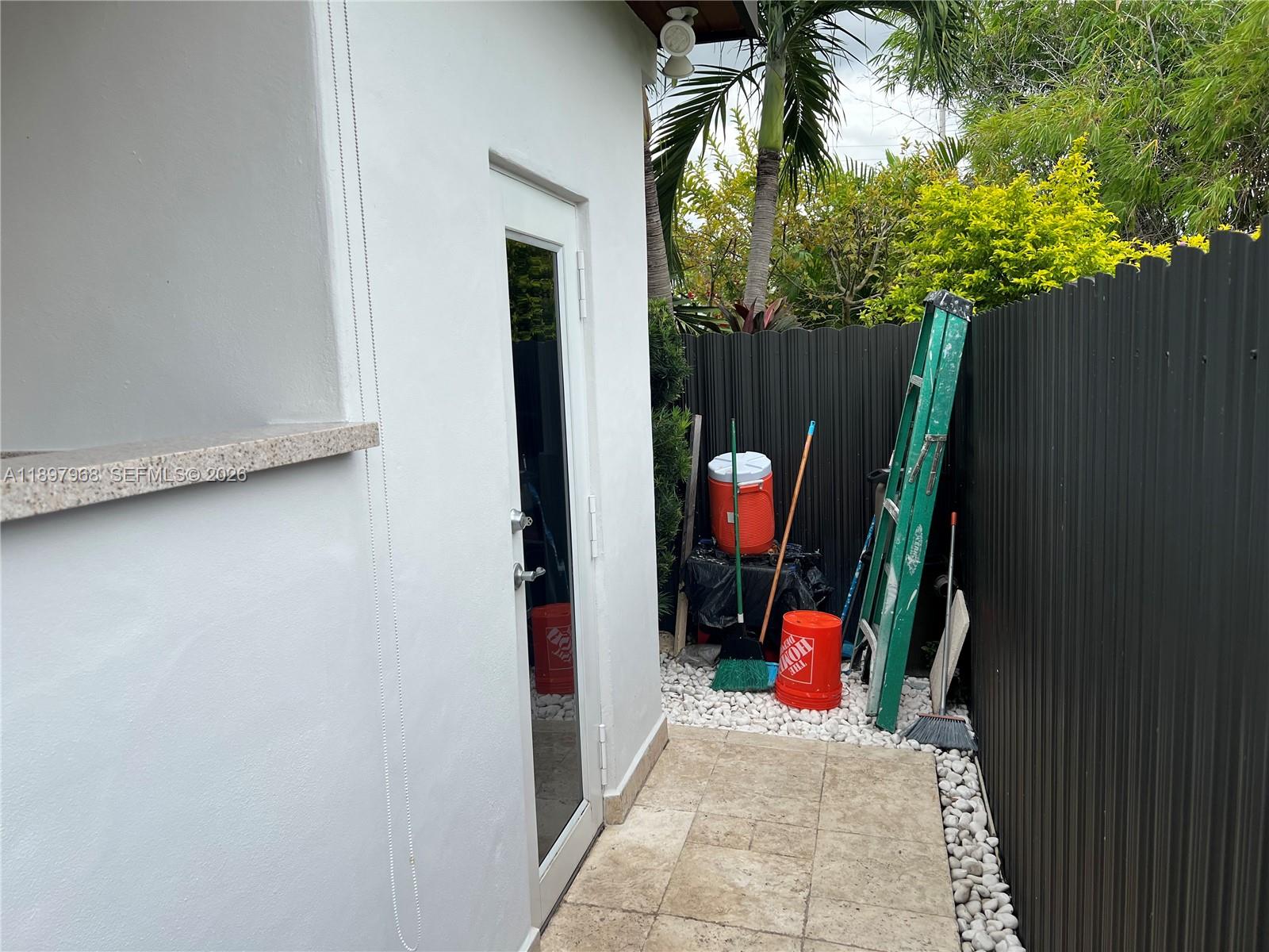 SOUTHERN ESTS 7TH ADDN SE - Residential