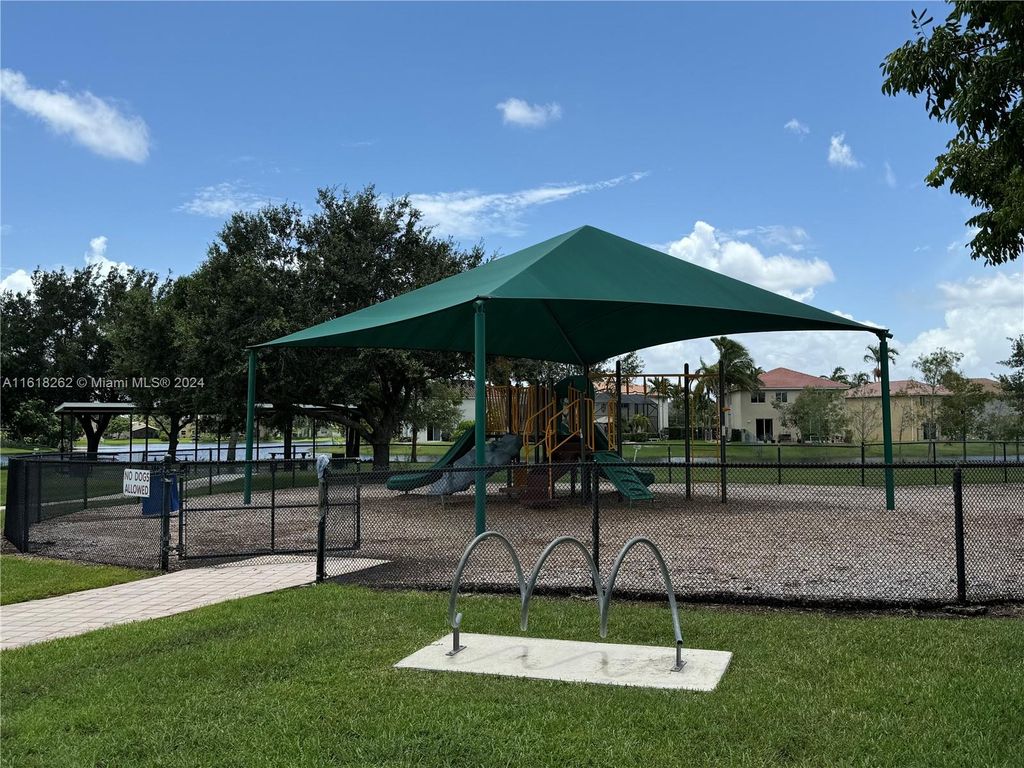 Photo of Pembroke Pines, FL 33029 (MLS # A11618262)