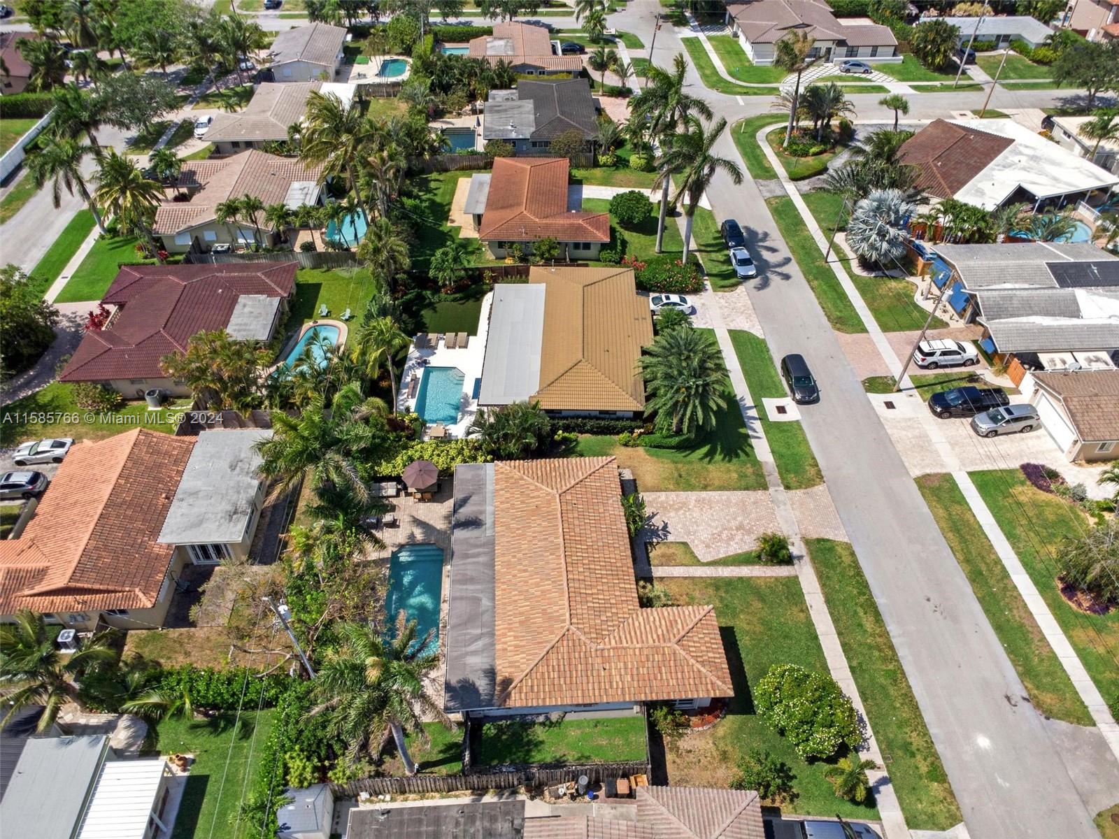 CORAL KEY VILLAS 2ND SEC - Residential