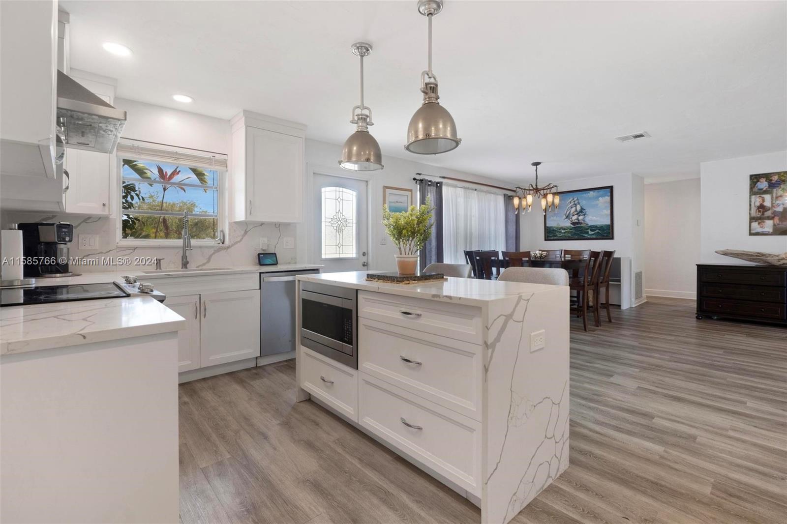 CORAL KEY VILLAS 2ND SEC - Residential