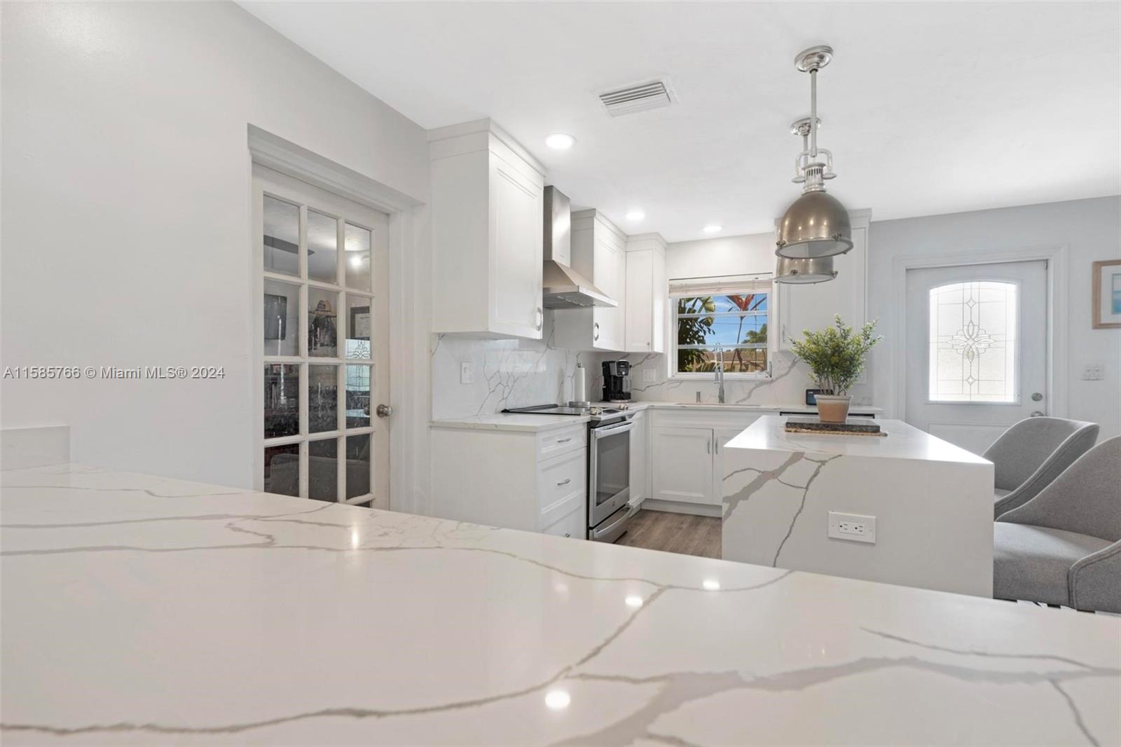 CORAL KEY VILLAS 2ND SEC - Residential