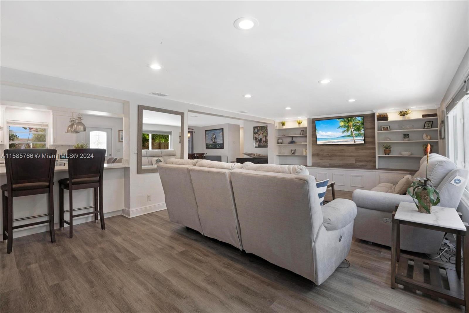 CORAL KEY VILLAS 2ND SEC - Residential