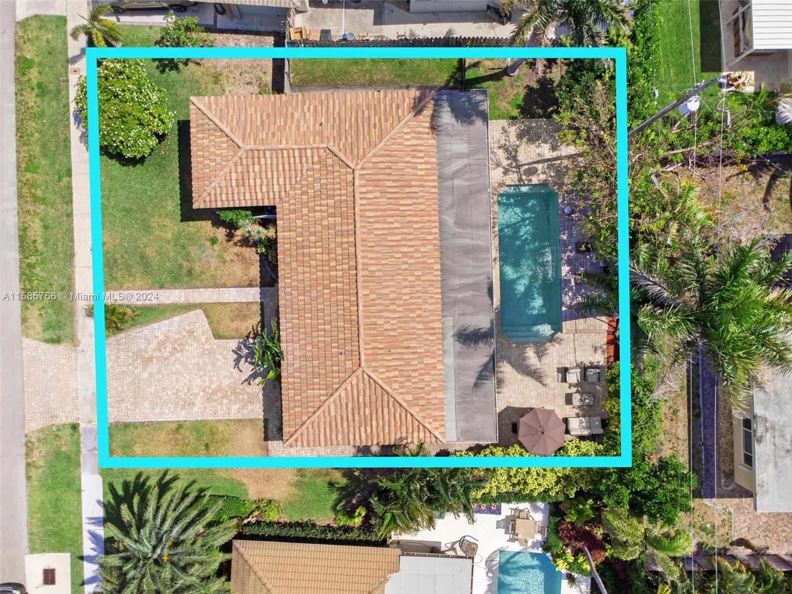 CORAL KEY VILLAS 2ND SEC - Residential