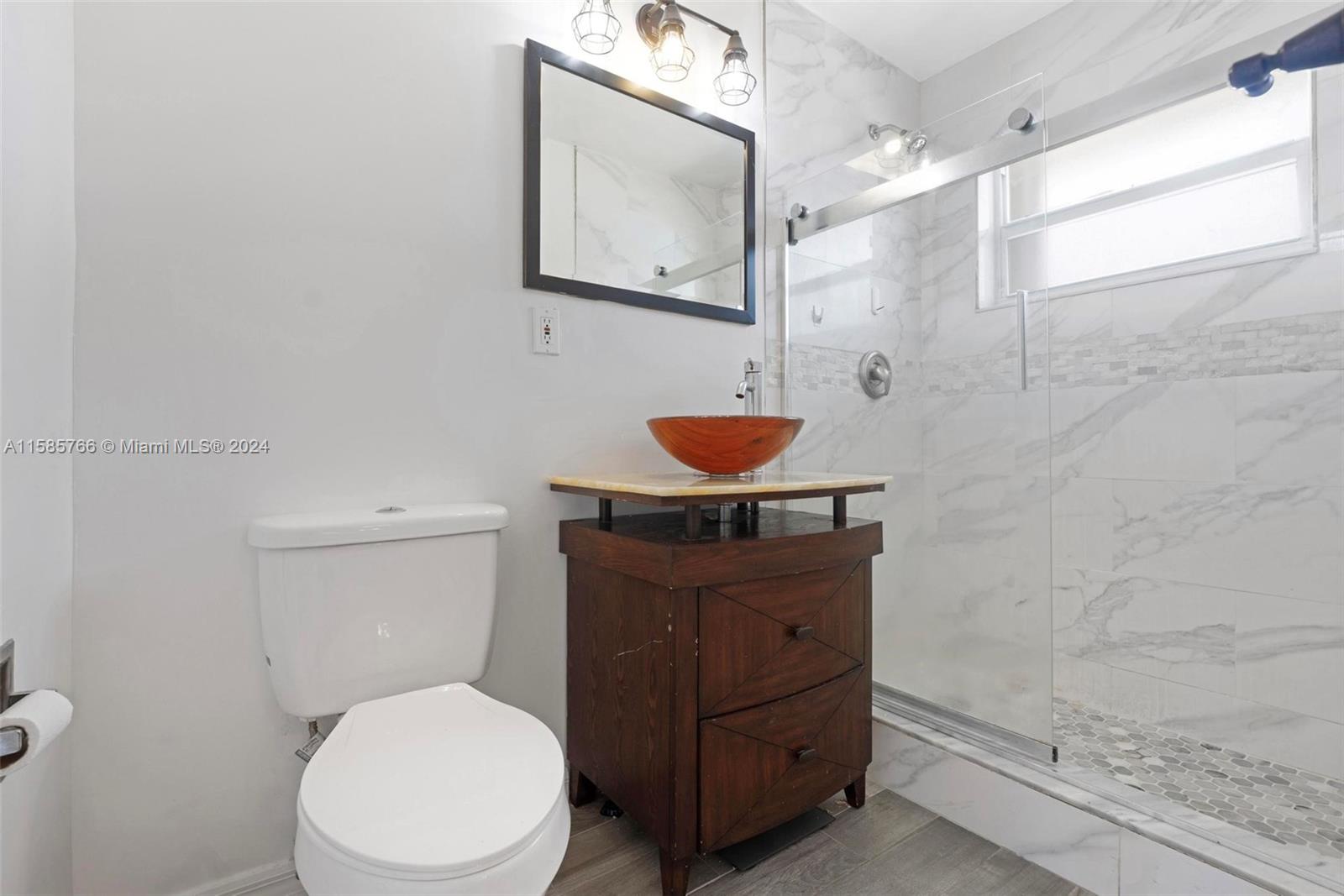 CORAL KEY VILLAS 2ND SEC - Residential