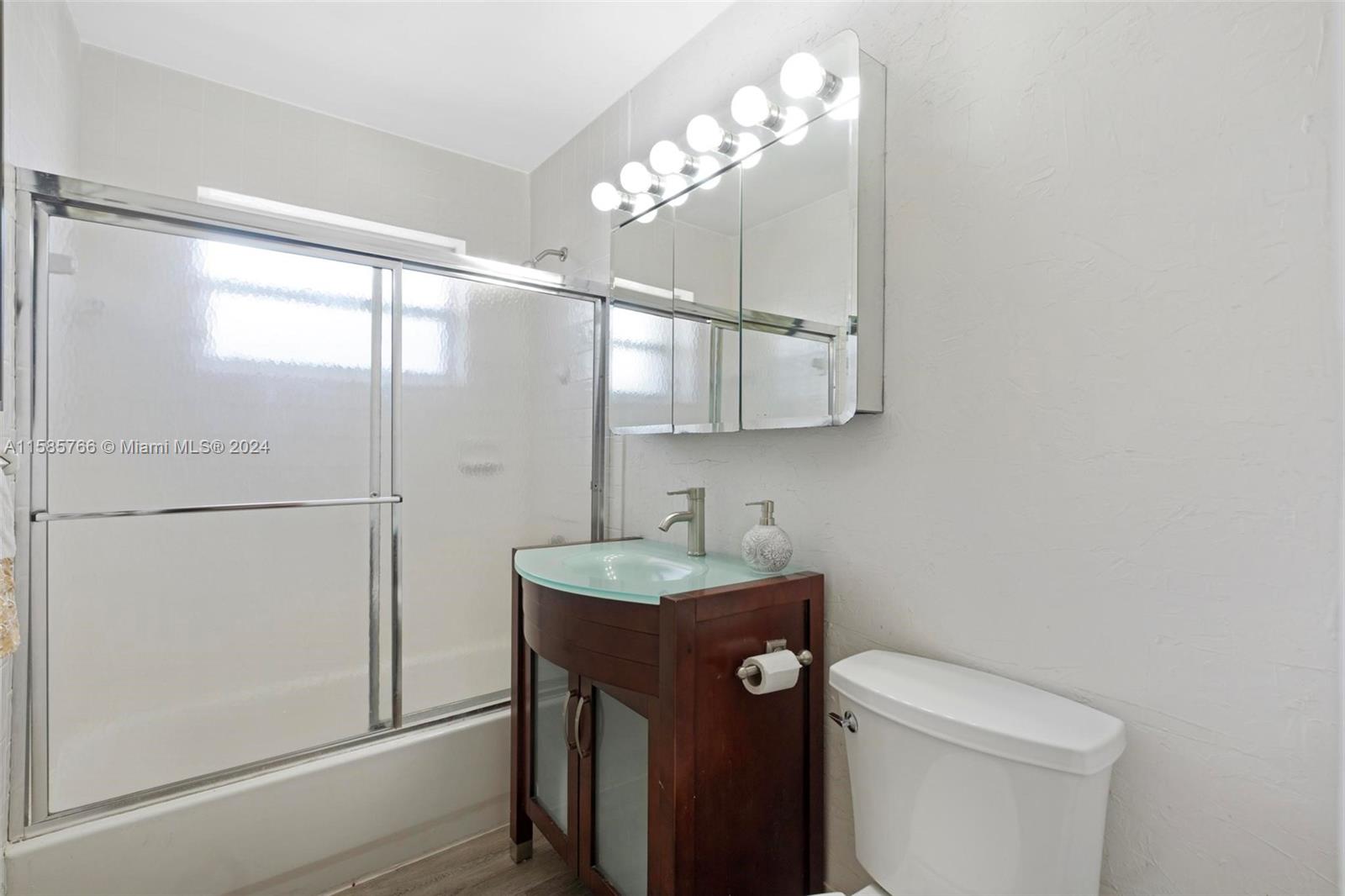 CORAL KEY VILLAS 2ND SEC - Residential