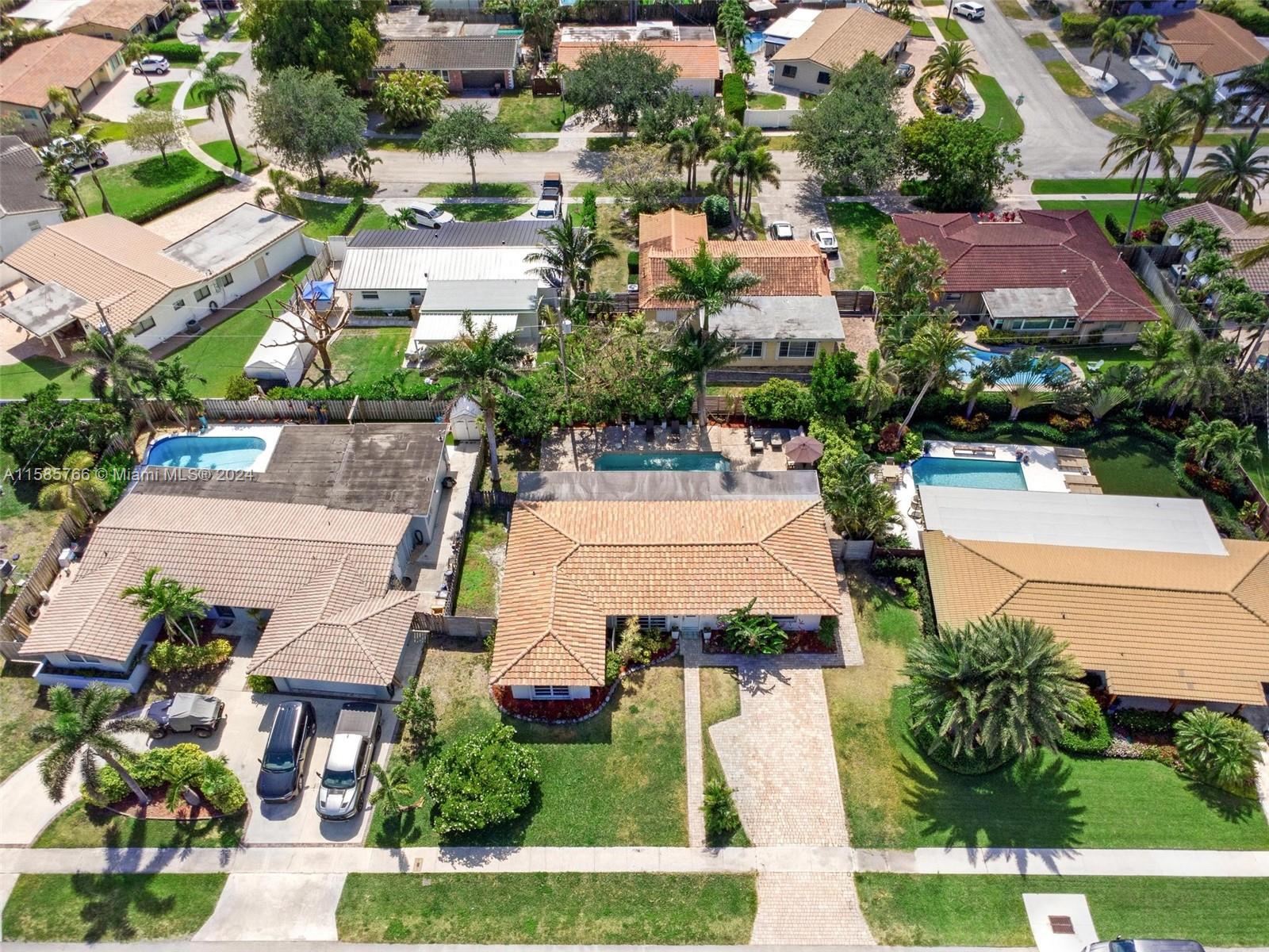 CORAL KEY VILLAS 2ND SEC - Residential