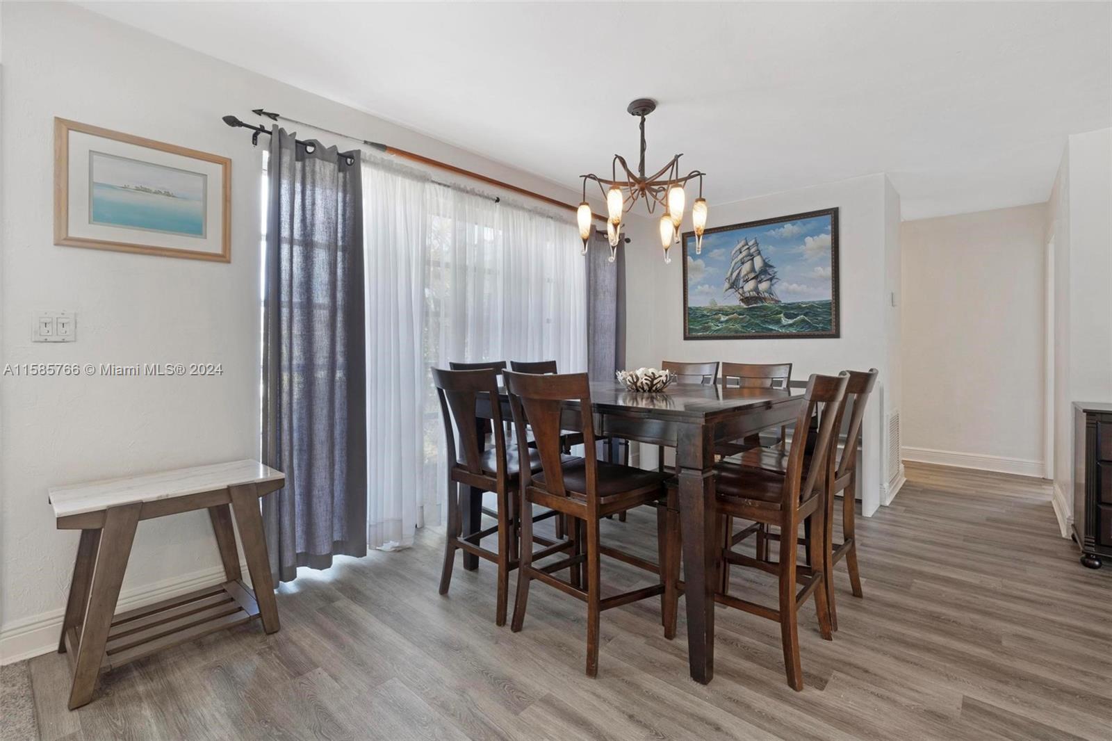 CORAL KEY VILLAS 2ND SEC - Residential