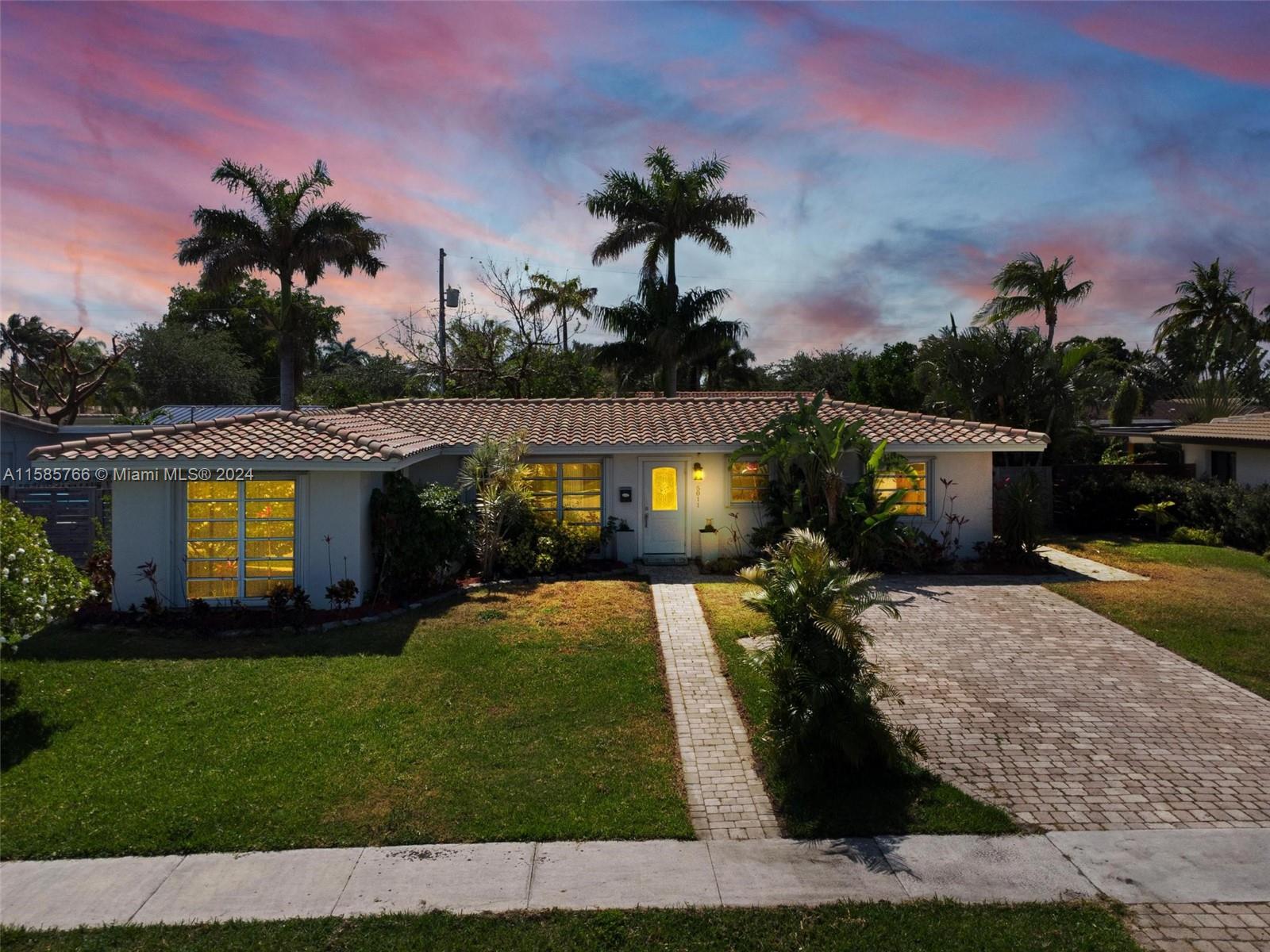 CORAL KEY VILLAS 2ND SEC - Residential