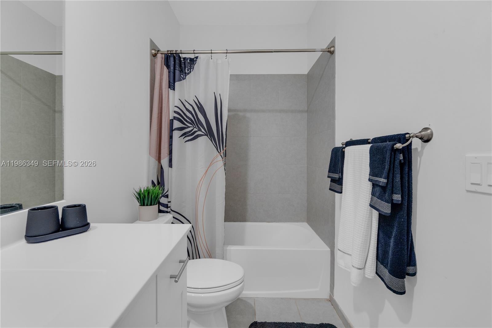 VIA VENTURA NEIGHBORHOOD - Residential