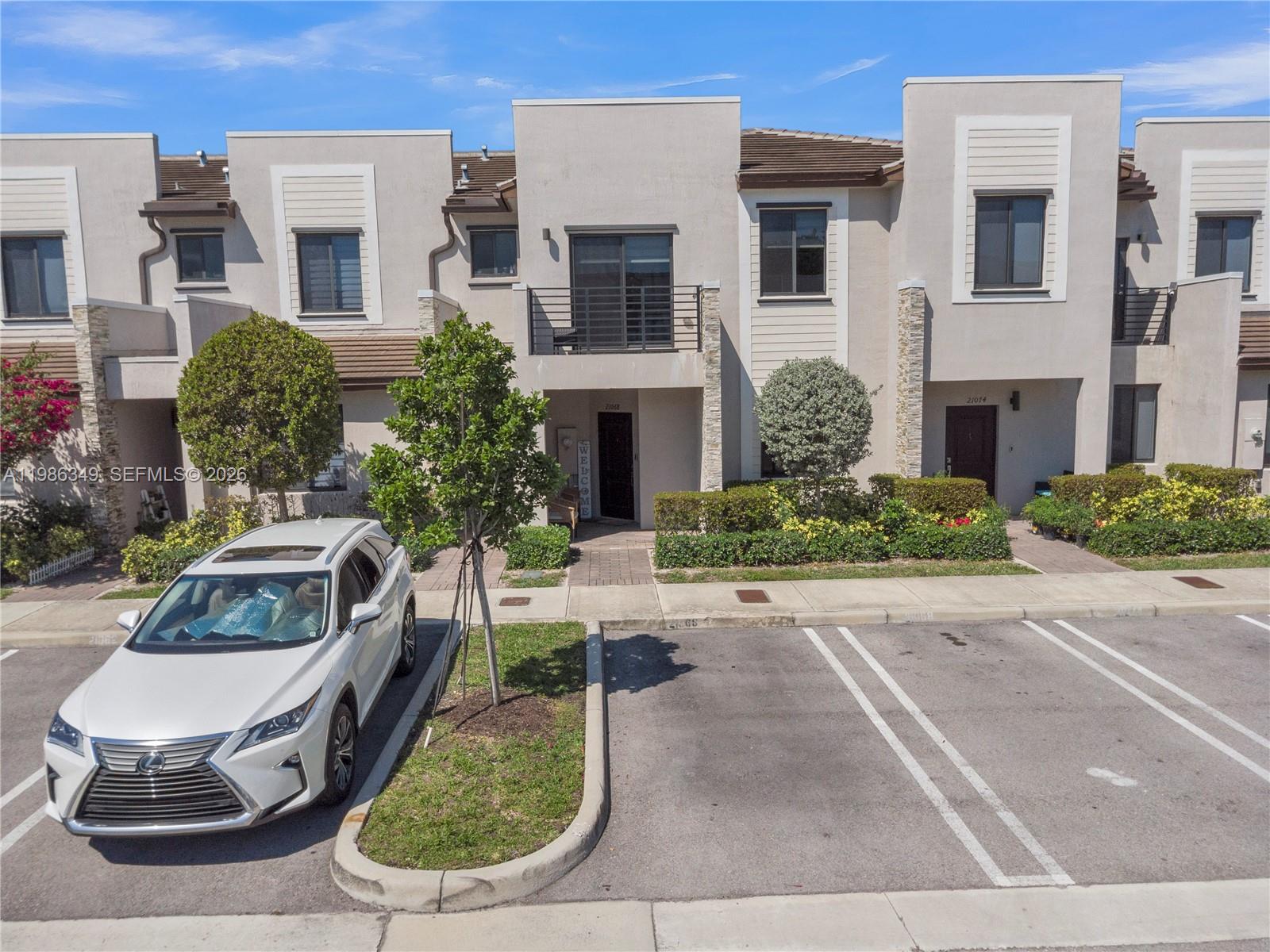 VIA VENTURA NEIGHBORHOOD - Residential