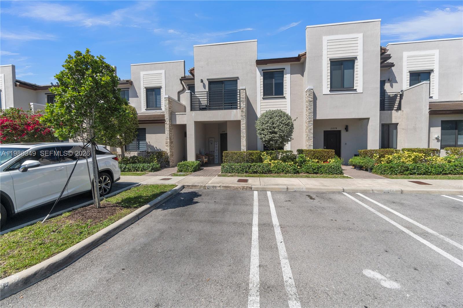 VIA VENTURA NEIGHBORHOOD - Residential