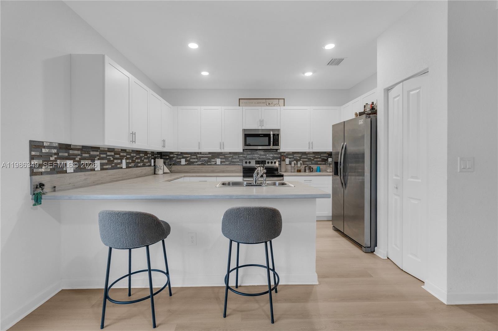 VIA VENTURA NEIGHBORHOOD - Residential