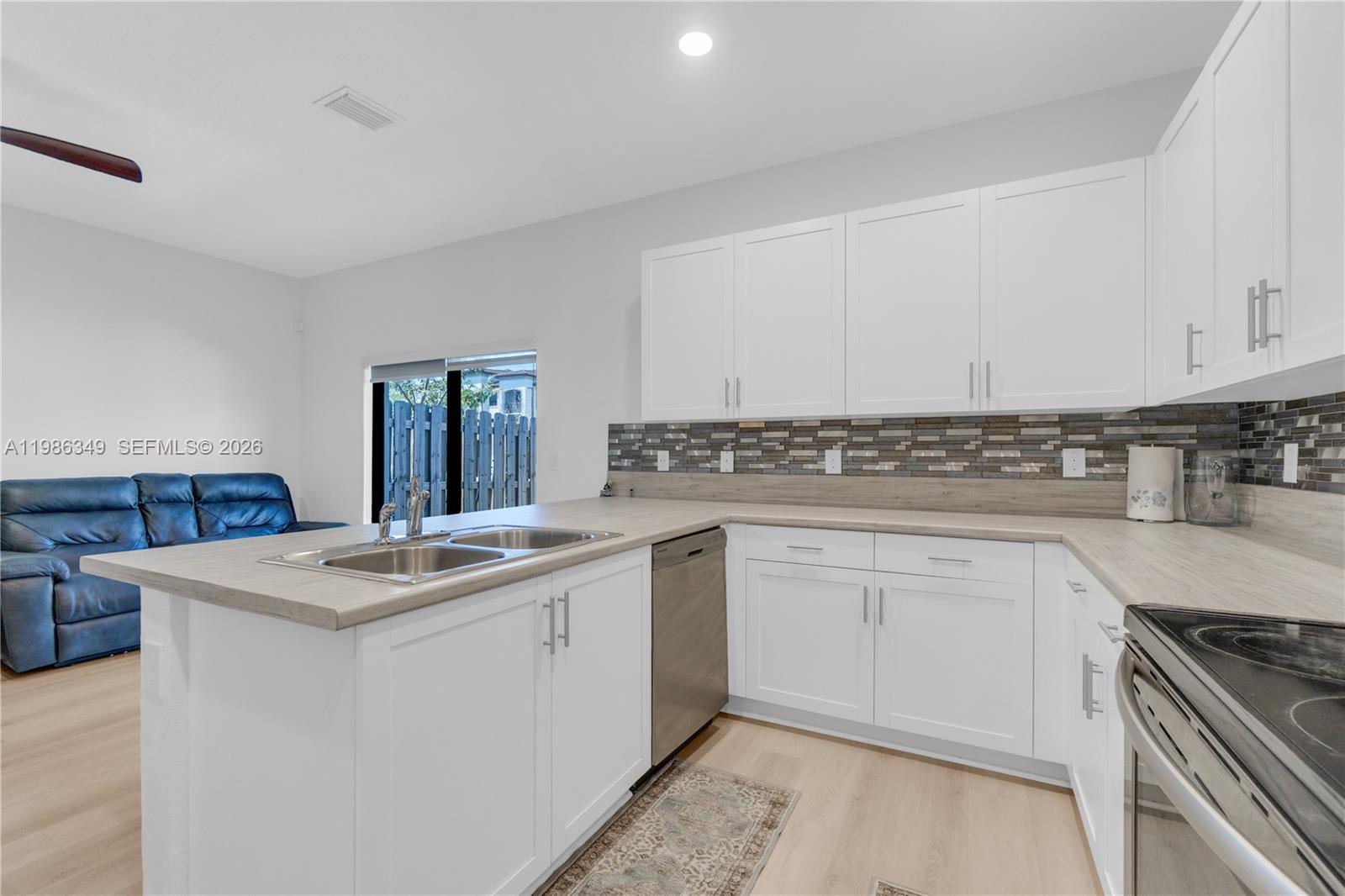 VIA VENTURA NEIGHBORHOOD - Residential