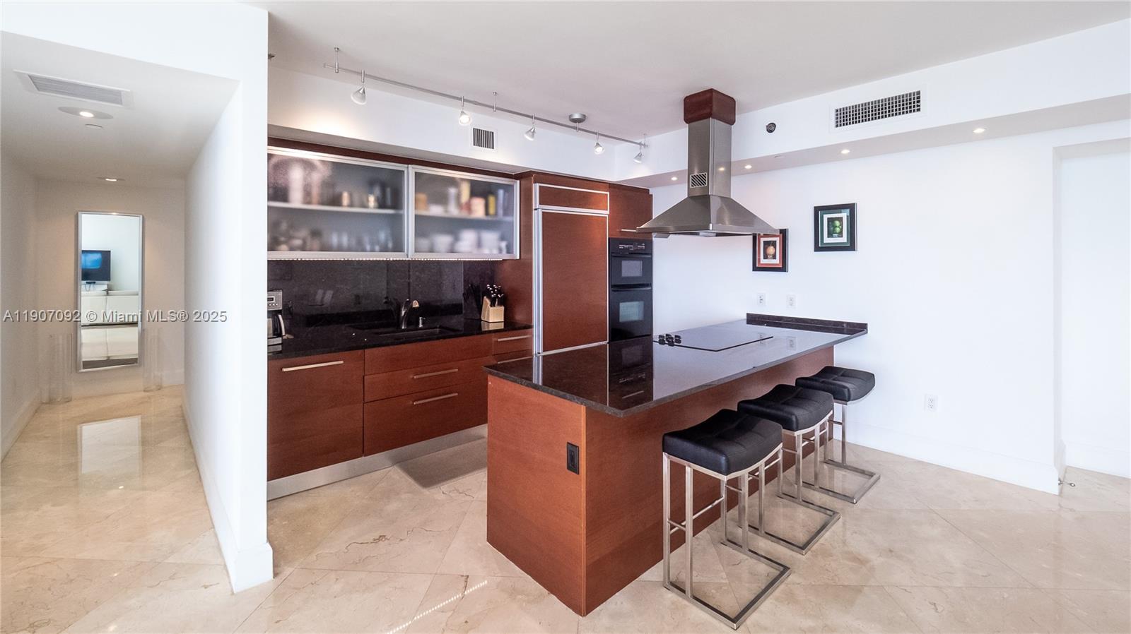 BEACH CLUB CONDO - Residential Lease