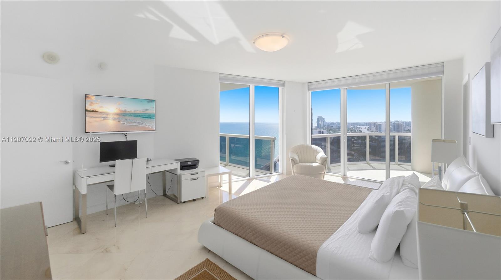 BEACH CLUB CONDO - Residential Lease