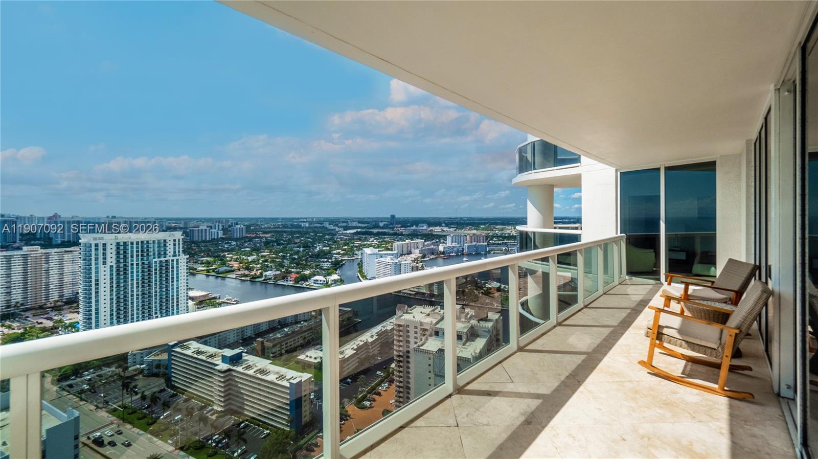 BEACH CLUB CONDO - Residential Lease