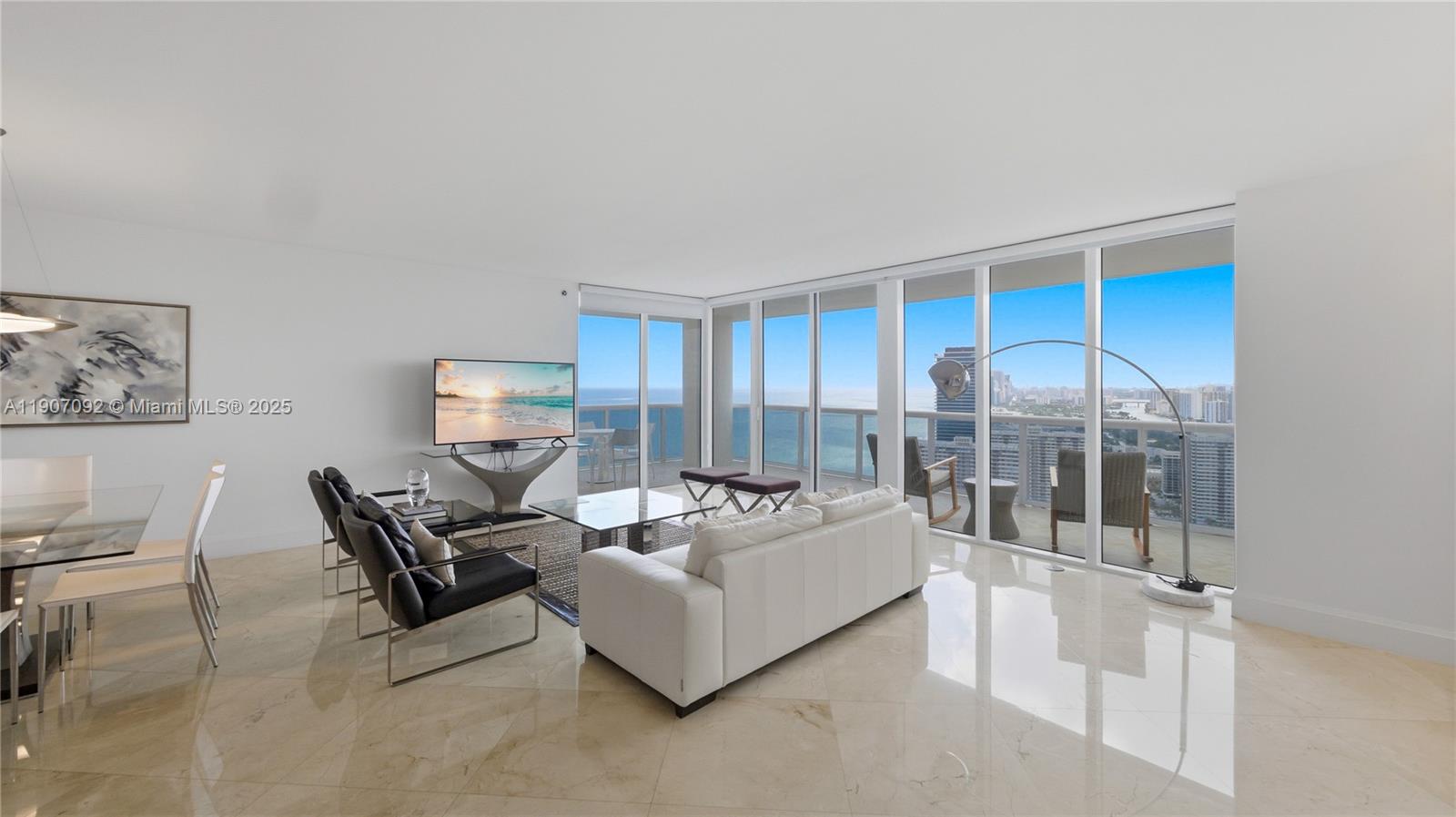 BEACH CLUB CONDO - Residential Lease