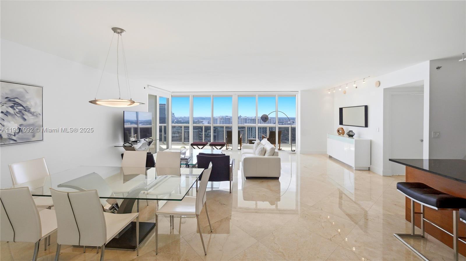 BEACH CLUB CONDO - Residential Lease