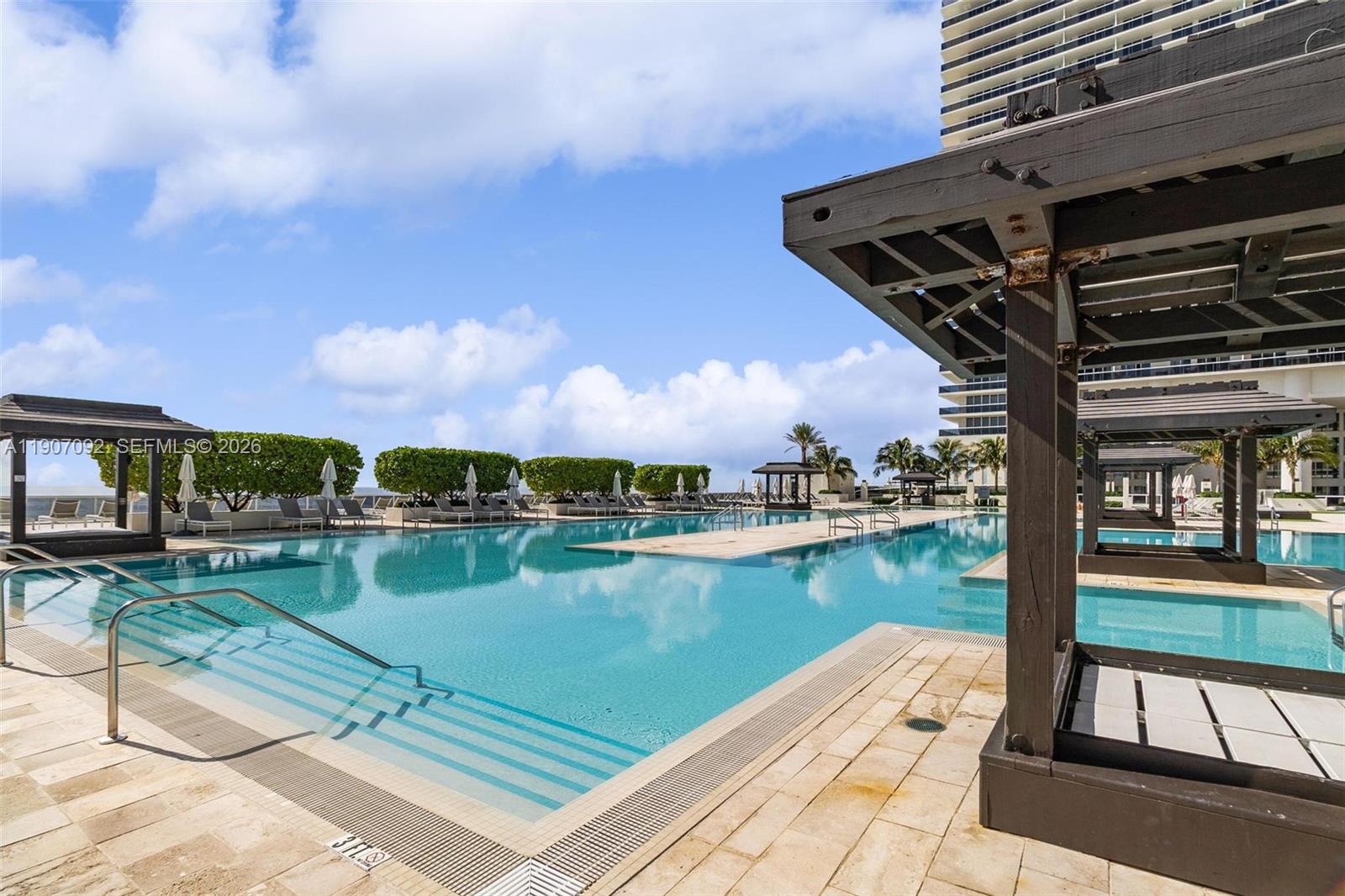 BEACH CLUB CONDO - Residential Lease