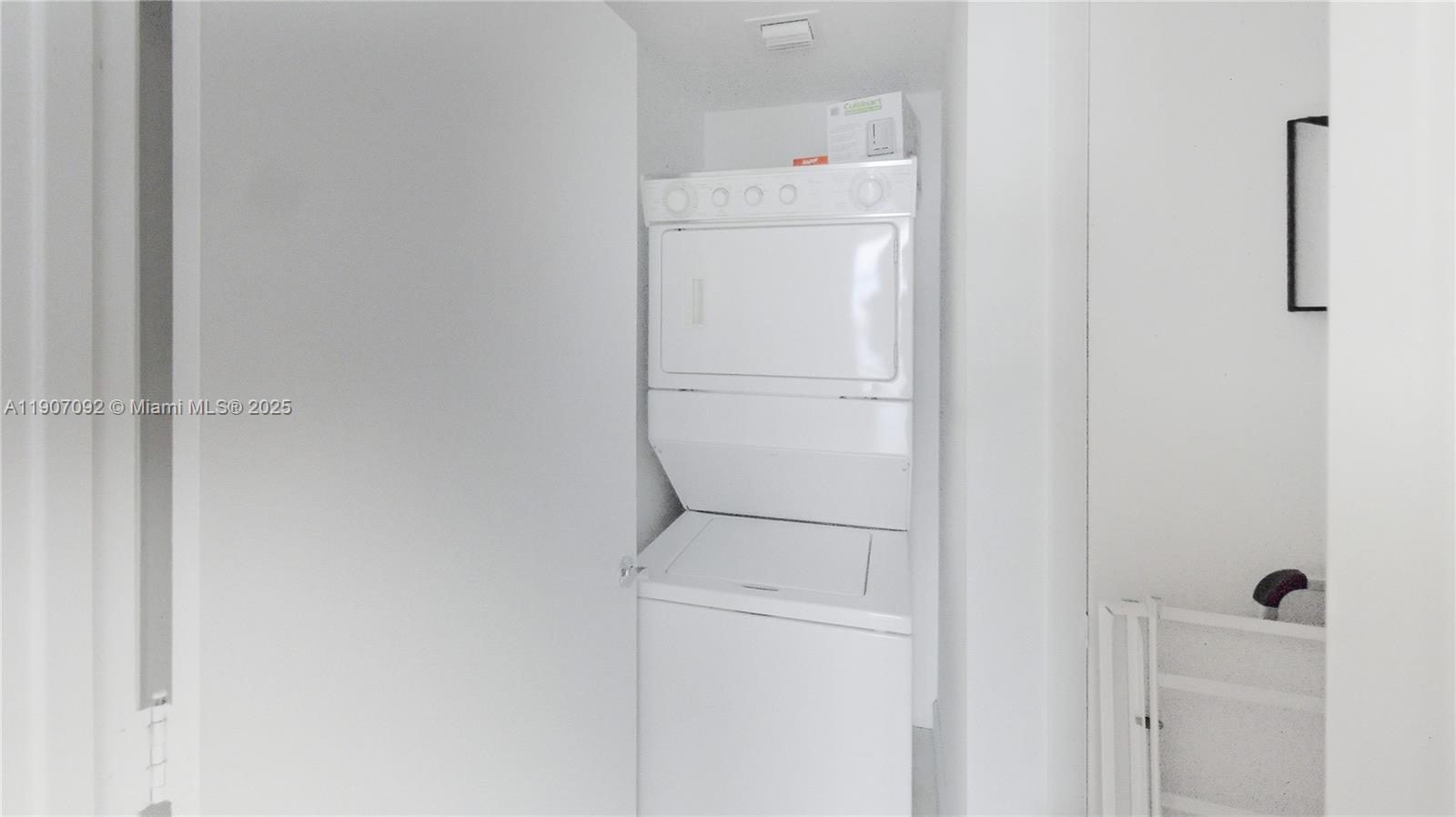 BEACH CLUB CONDO - Residential Lease