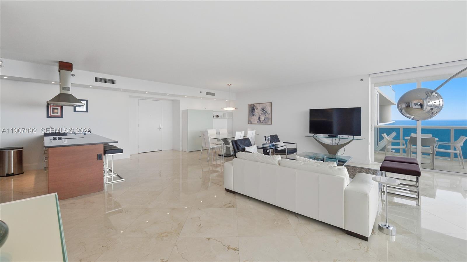 BEACH CLUB CONDO - Residential Lease