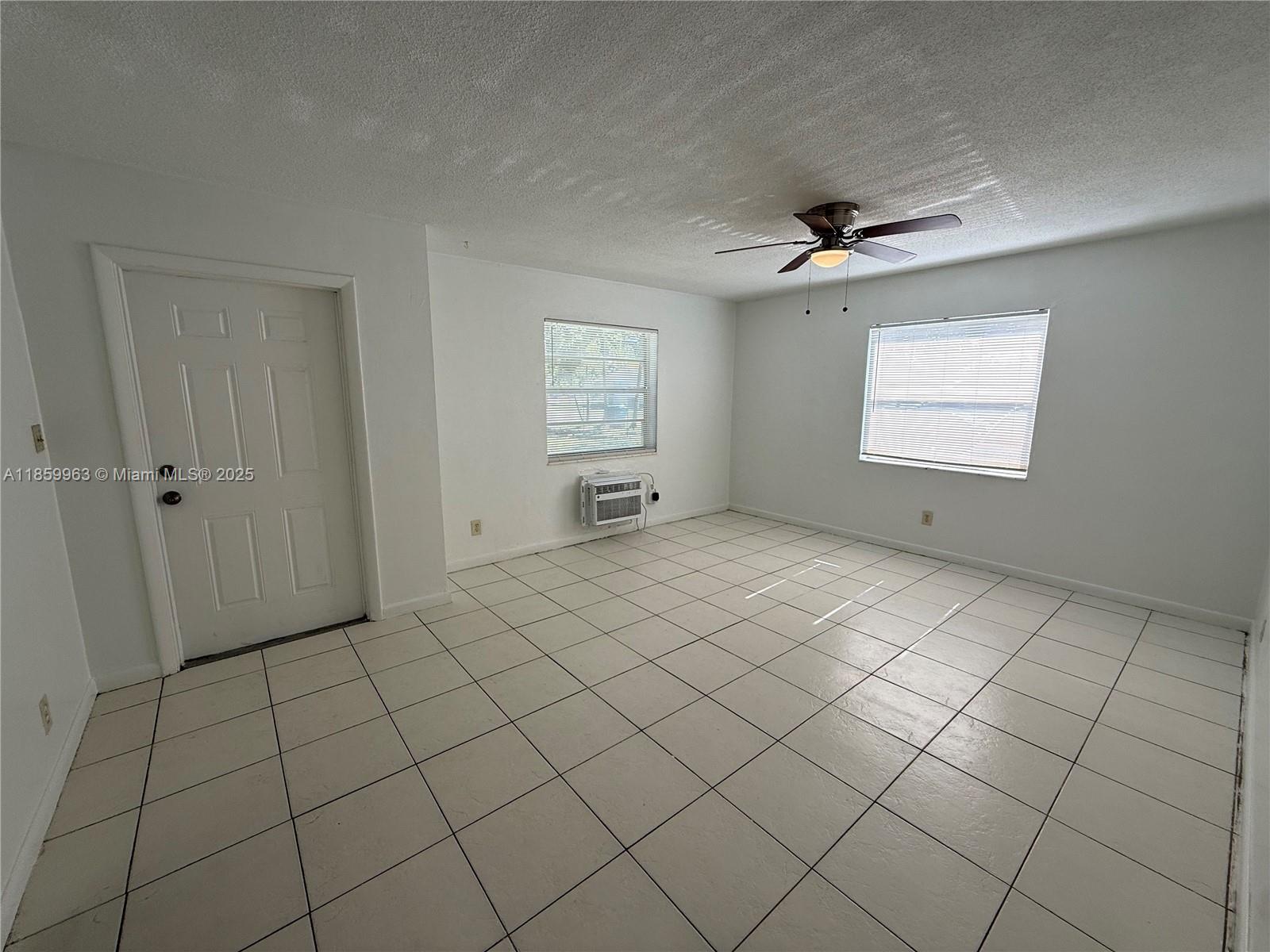 SUNSHINE VILLAS - Residential Lease