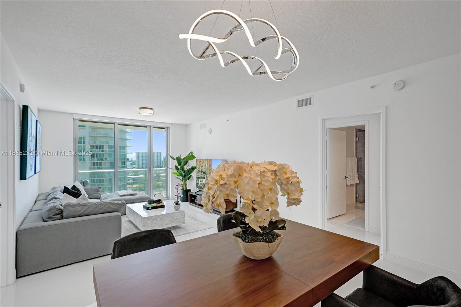 PARQUE TOWERS CONDO - Residential Lease