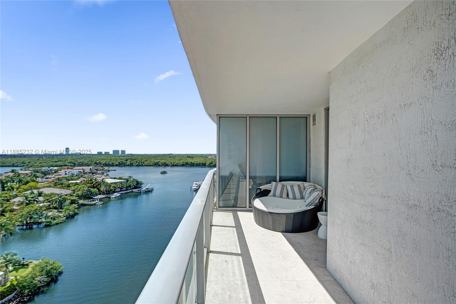 PARQUE TOWERS CONDO - Residential Lease