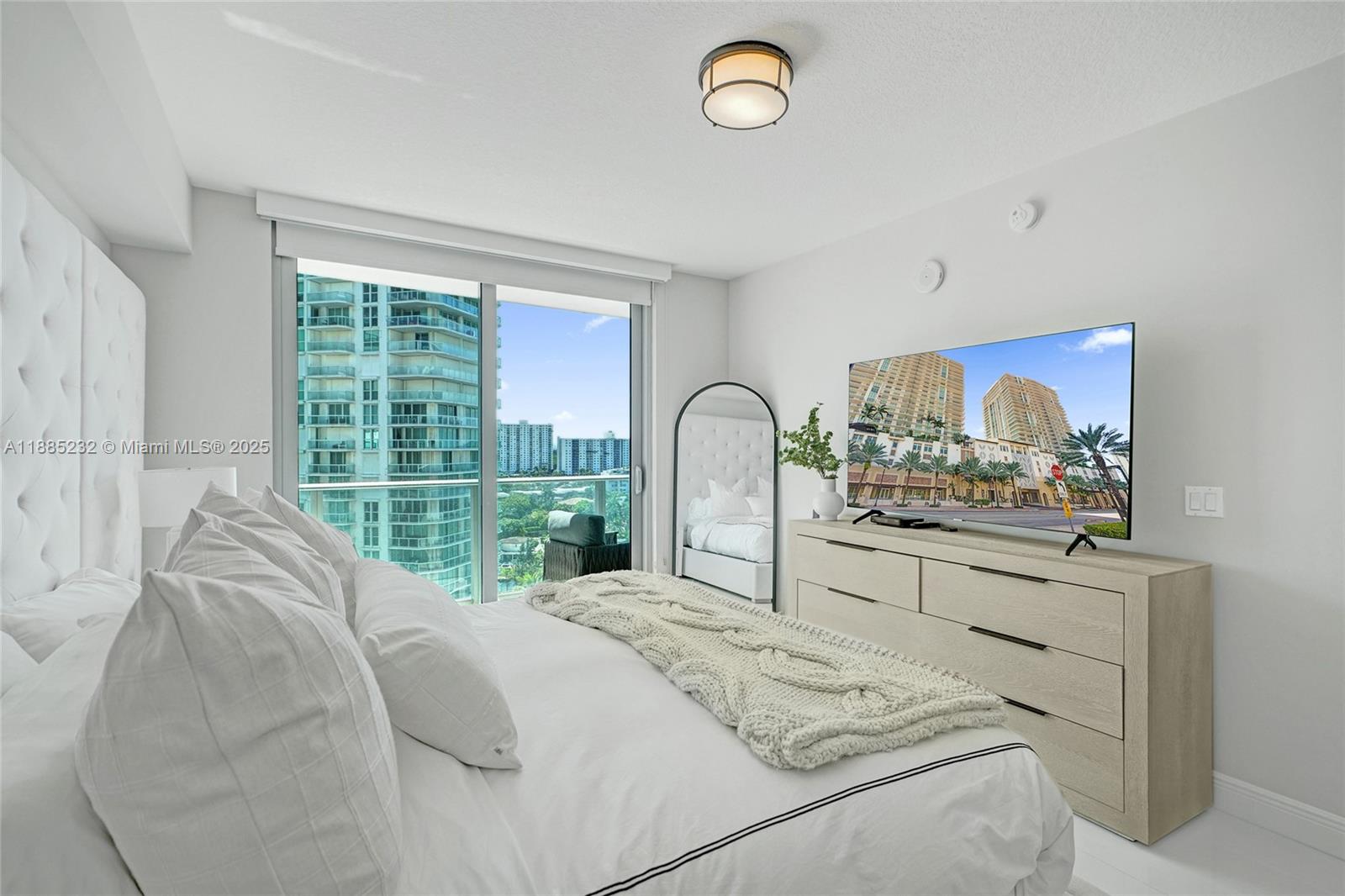 PARQUE TOWERS CONDO - Residential Lease