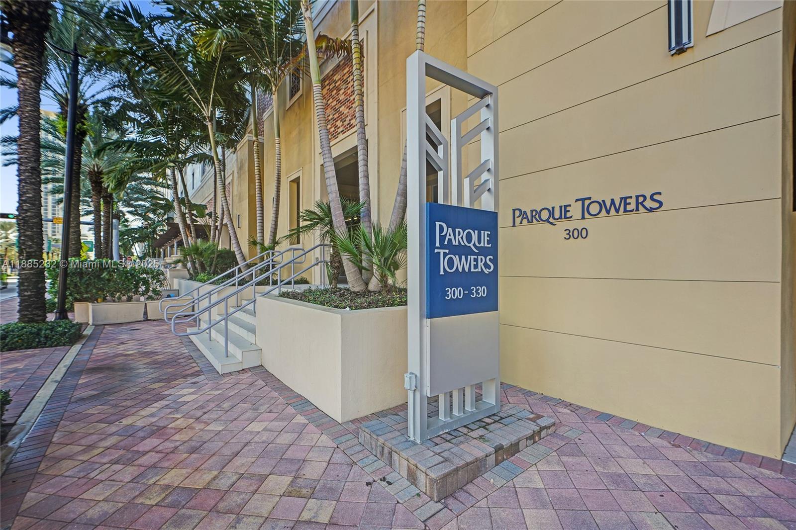 PARQUE TOWERS CONDO - Residential Lease