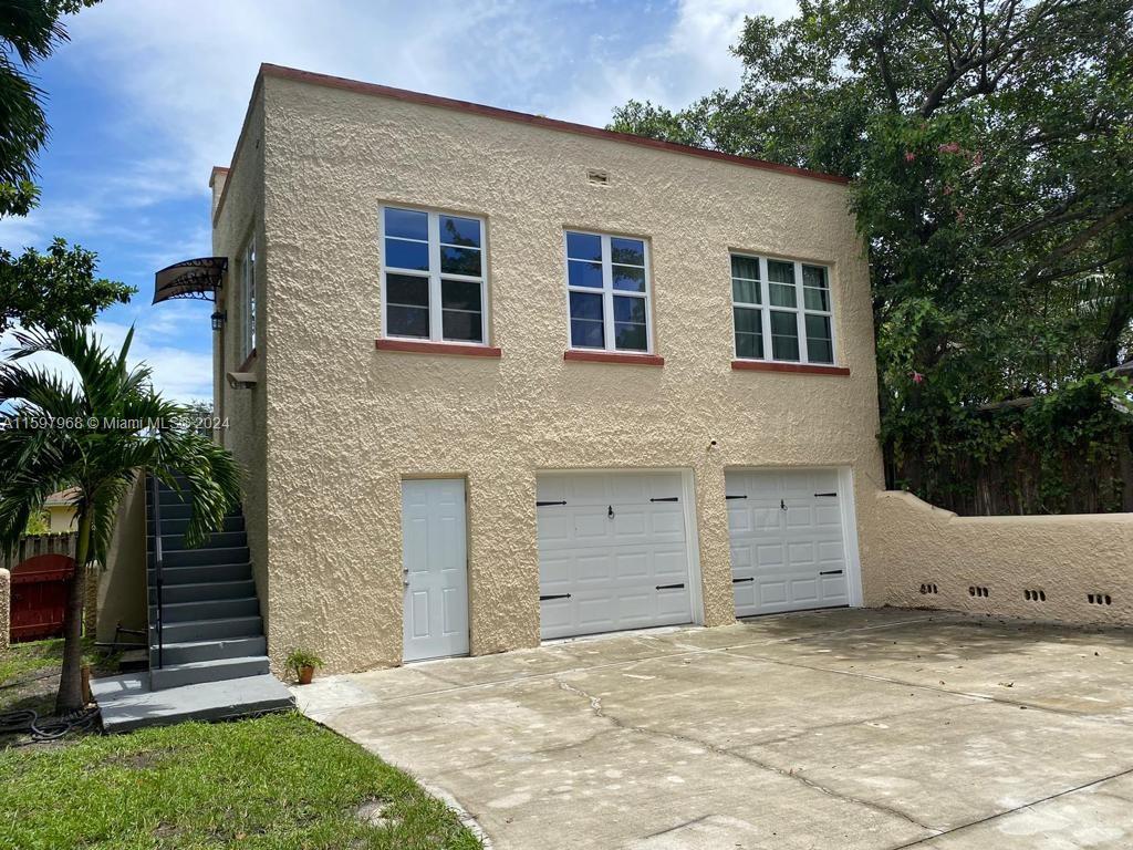 Rental Property at 34 Sw 8th St Rear, Hallandale Beach, Broward County, Florida - Bedrooms: 1 
Bathrooms: 1  - $2,950 MO.