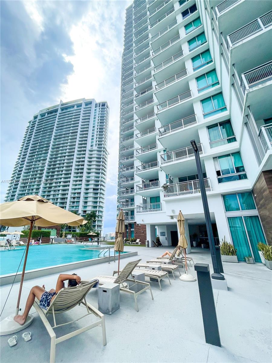 Property for Sale at 350 S Miami Ave 2412, Miami, Broward County, Florida - Bedrooms: 1 
Bathrooms: 1  - $415,000
