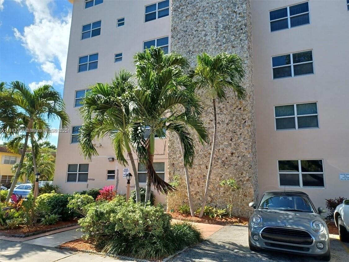 Rental Property at 1830 Dixieanna St 606, Hollywood, Broward County, Florida - Bedrooms: 2 
Bathrooms: 2  - $2,200 MO.