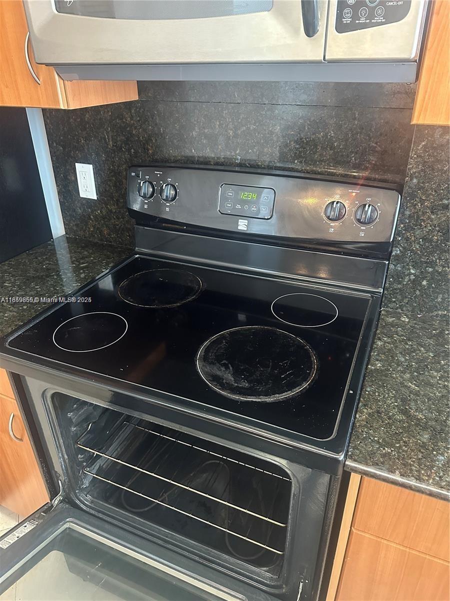 GROVE WAY CONDO - Residential