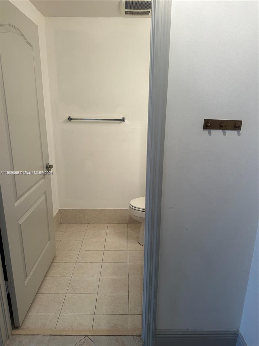 2400 SW 27th Ave 406
