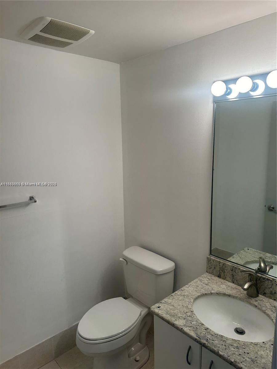 2400 SW 27th Ave 406