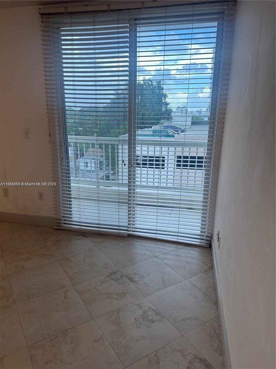 GROVE WAY CONDO - Residential