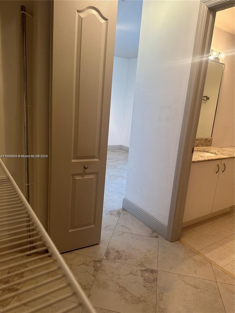 GROVE WAY CONDO - Residential