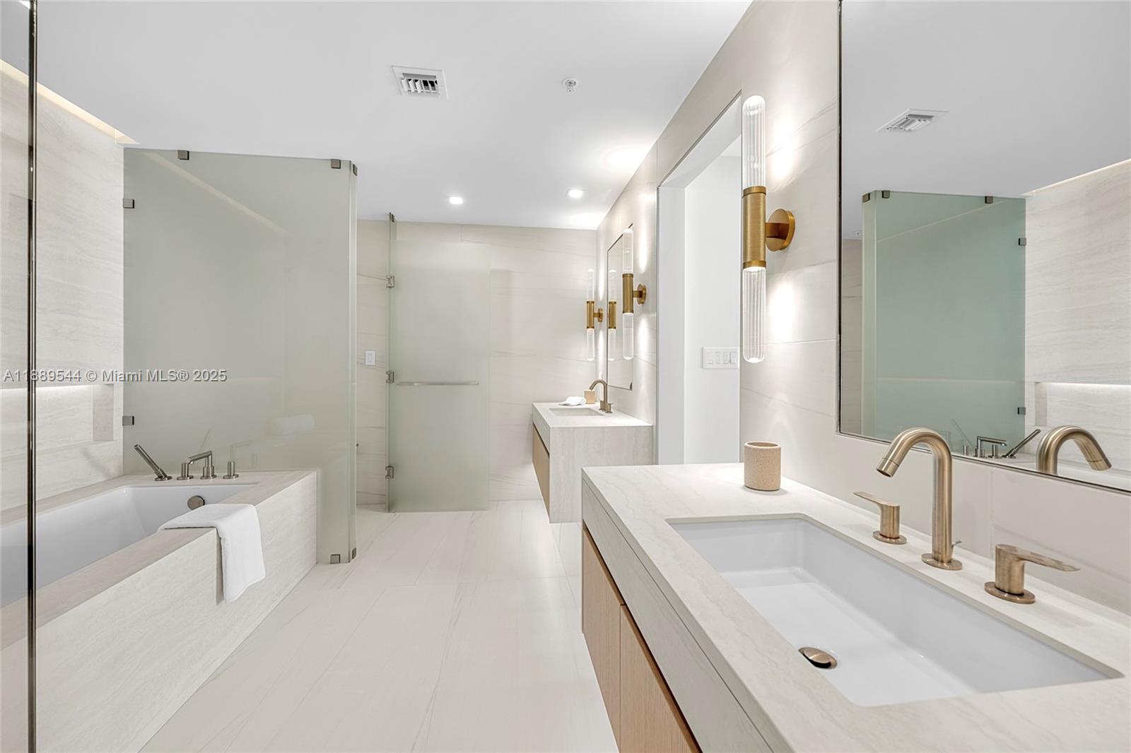 CASAMAR - Residential Lease