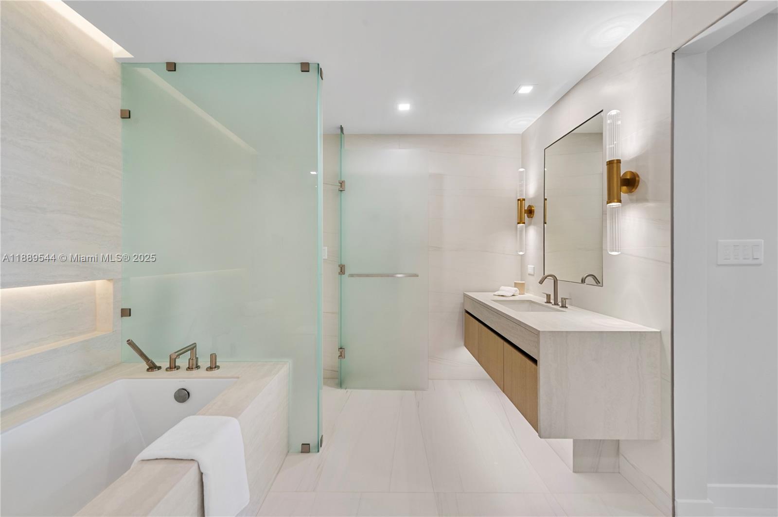 CASAMAR - Residential Lease