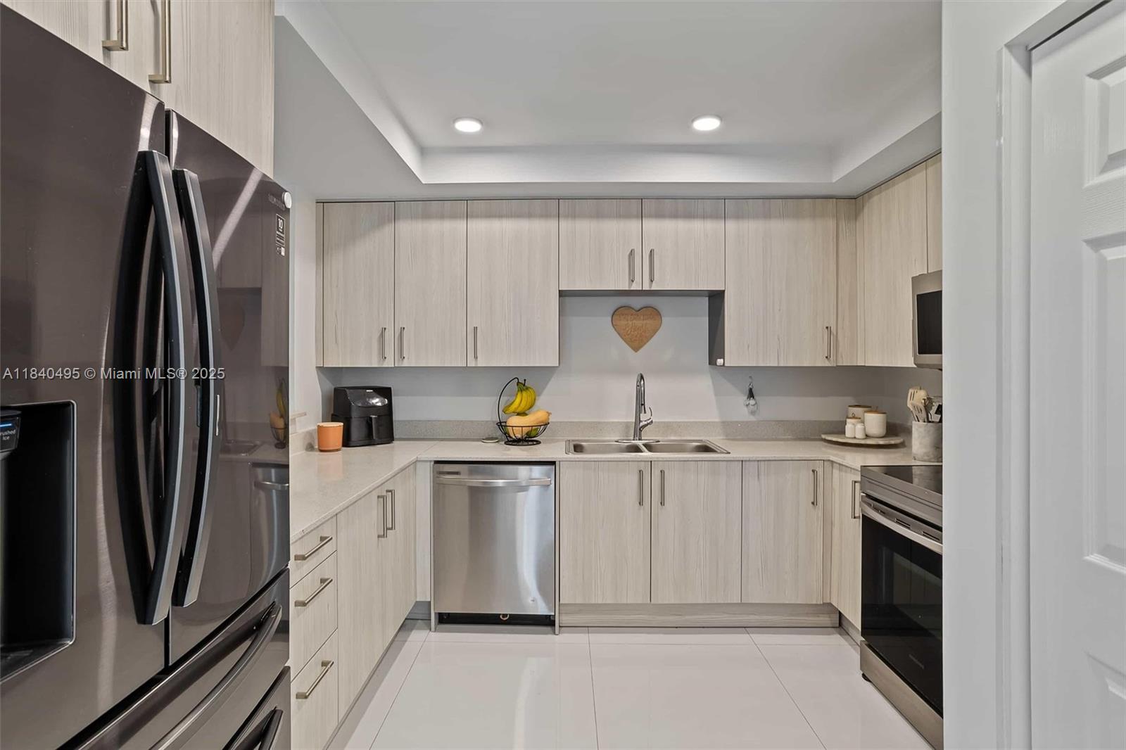 ISLANDS AT DORAL 1ST ADDI - Residential