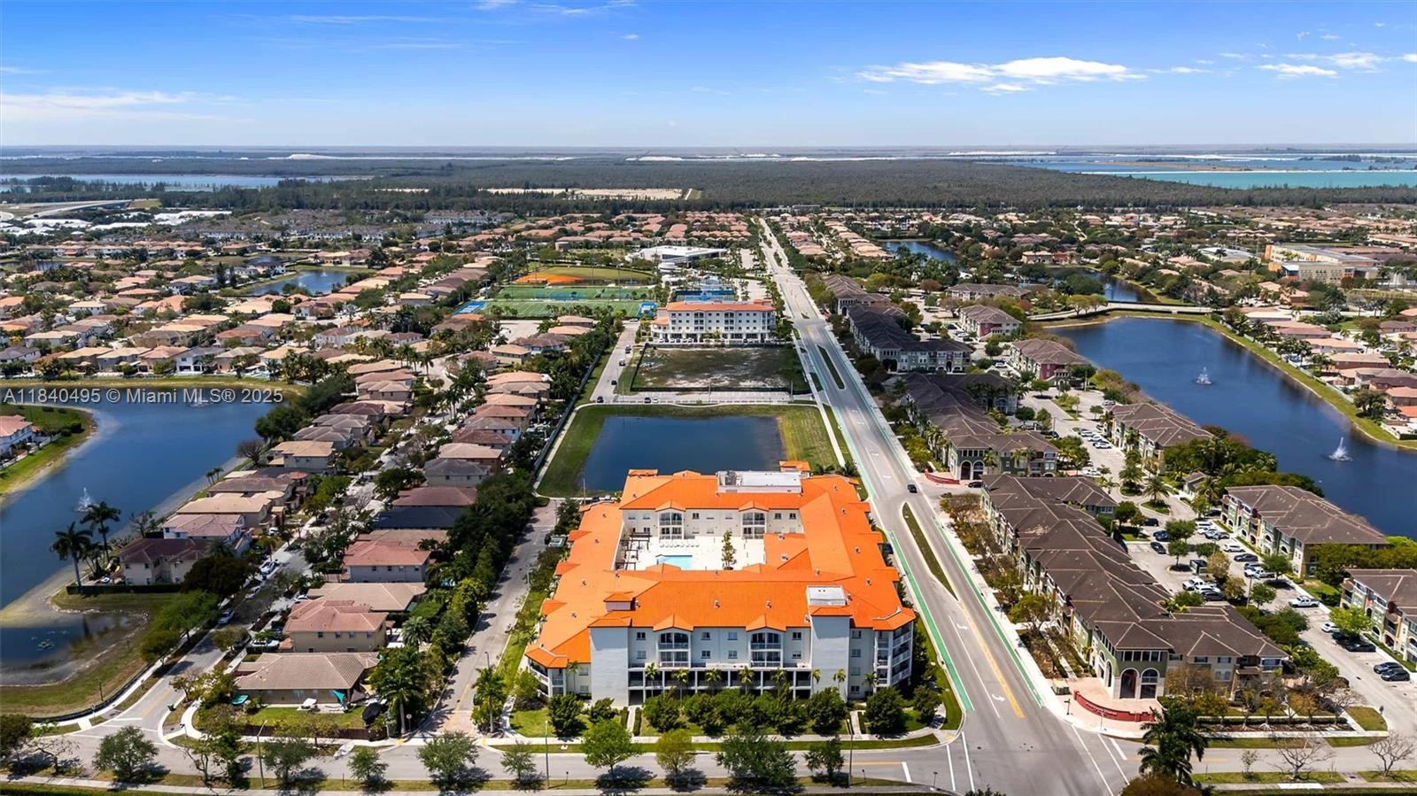 ISLANDS AT DORAL 1ST ADDI - Residential