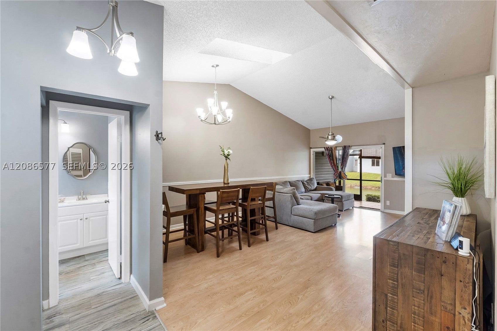 3839 Island Club Cir