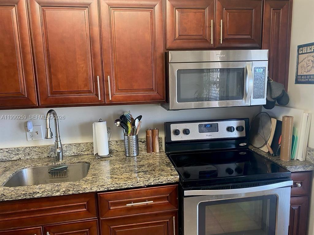 HILLCREST COUNTRY CLUB AP - Residential Lease