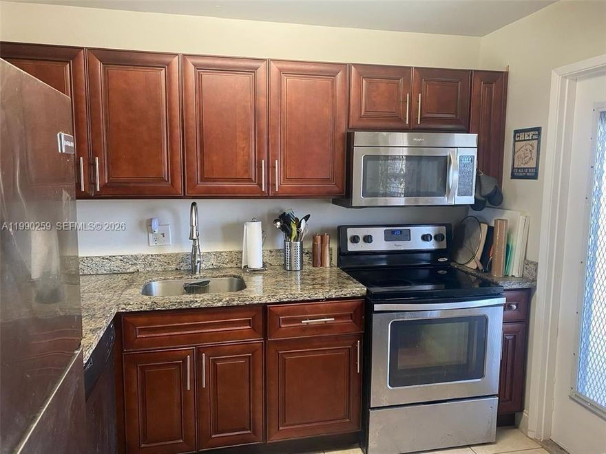 1 bd, 1 1/2 bth in Hollywood. Excellent condition, recently renovated, stainless steel appliances, tile throughout the entire apartment, new A/C, hurricane shutters, huge screened balcony, close to major roads and highways, close to shops and restaurants, excellent schools in the area. Clubhouse available to all residents, incudes: state of the art gym, pool, BBQ. Tennis courts, pickleball courts, private storage. Requirements: 1st, last and security, credit score over 675, screening required for all adults, monthly income of 3 times rent amount, 3 months of paystubs, 3 months of bank statements.
$95 processing fee payable to Professional Realty Services, LLC at time of move in.