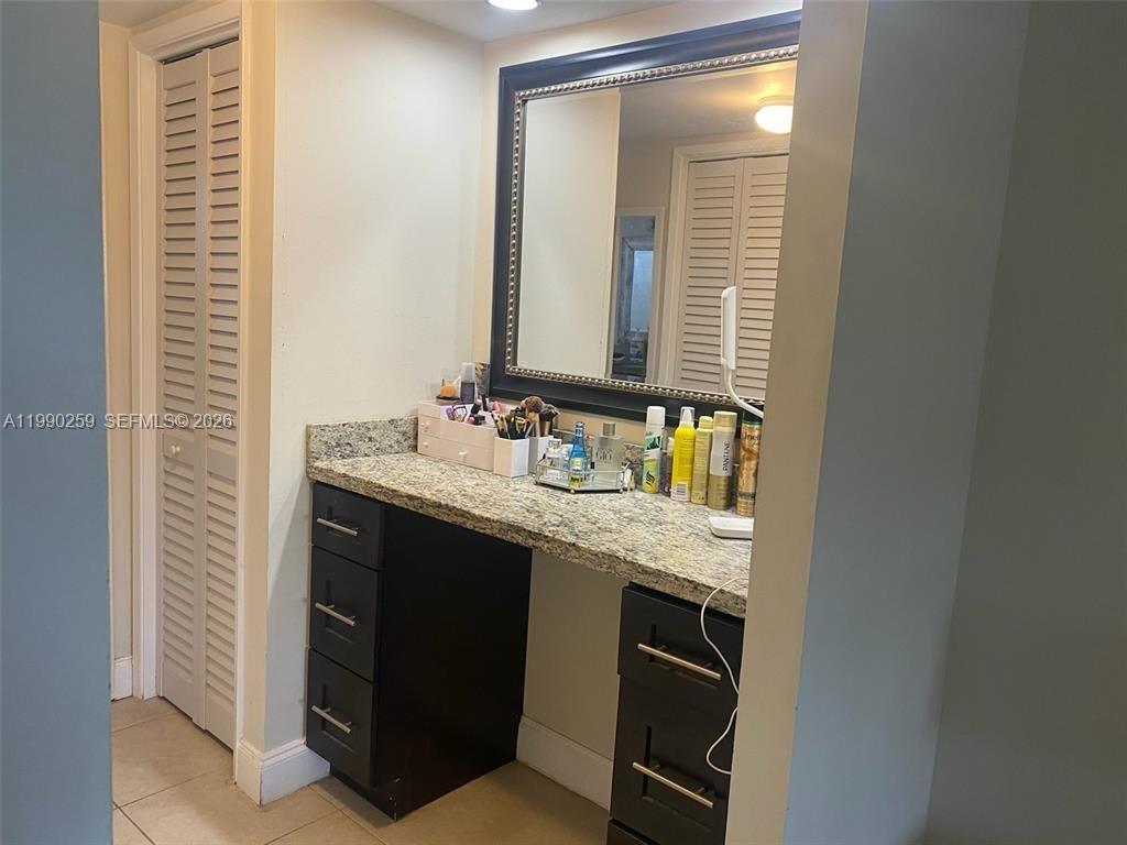 HILLCREST COUNTRY CLUB AP - Residential Lease