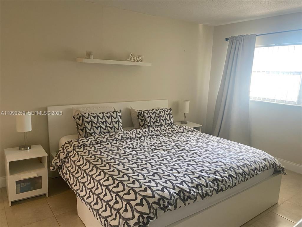 HILLCREST COUNTRY CLUB AP - Residential Lease