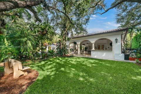 A home in Pinecrest