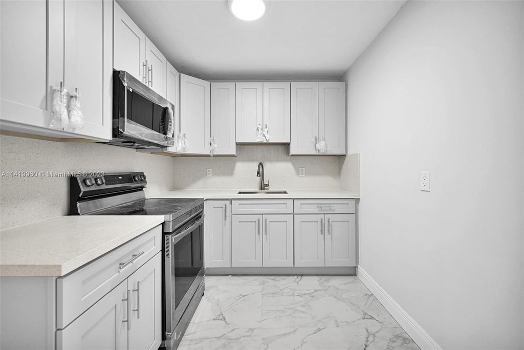 Photo of 6525 SW 28th St, Miramar, FL 33023 (MLS # A11419960)