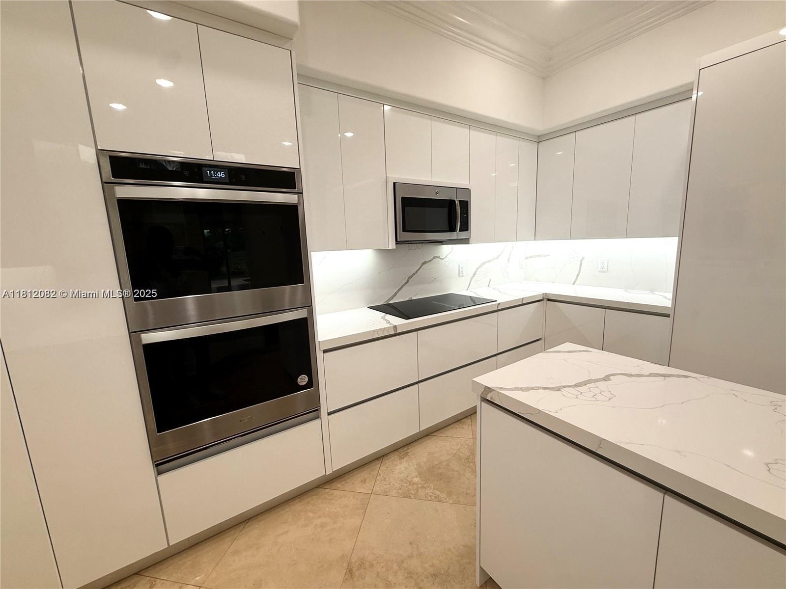 2547 Montclaire Cir 2547